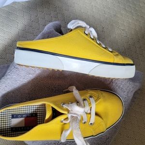 Vintage Tommy Hilfiger ladies tennis shoes